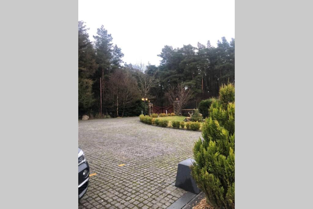 Struan Coach House In Gated Residence Stirling Exterior photo